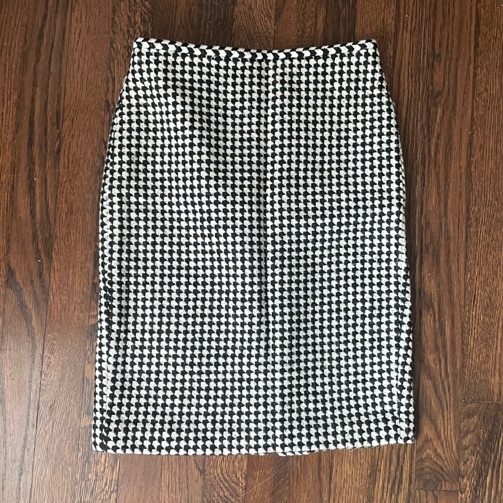 LOFT pencil style skirt